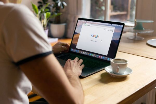 Guide complet : 9 stratégies pour améliorer votre seo sur webflow